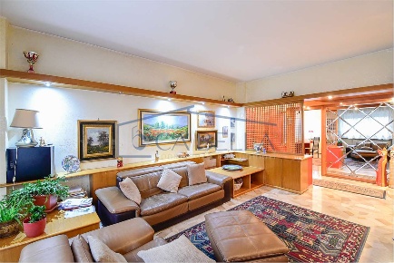 Foto Appartamento in Via Toscana  13, Cesano Maderno di 154 m² con 5 locali