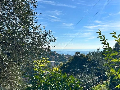 Foto Appartamento in Via Bernabò Brea, Zoagli Centro di 82 m² con 4 locali