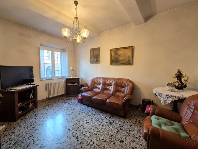 Foto Casa indipendente a Capannori di 200 m² con 10 locali in vendita
