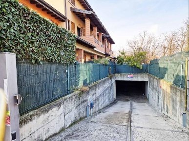 Foto Box a Pozzo d'Adda di 34 m² con 1 locali in vendita