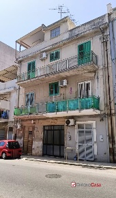 Foto Appartamento in Via Palermo, Messina Giostra di 140 m² con 4 locali