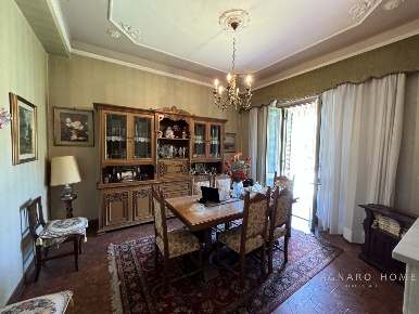 Foto Appartamento a Comano Centro di 90 m² con 6 locali in vendita