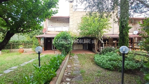 Foto Appartamento in via Della Resistenza 2/a, Sarteano di 86 m² in vendita