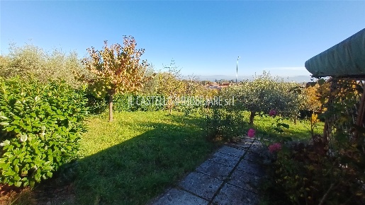 Foto Appartamento in Piazza S. Alberto 11, Sarteano di 126 m² con 45 locali