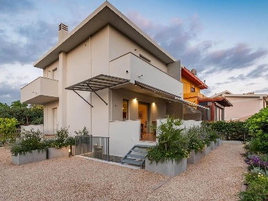 Foto Villa unifamiliare in via Stresa 1, Quartu Sant'Elena di 162 m²