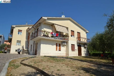 Foto Appartamento in via S. Colombano, Bardolino di 110 m² con 5 locali