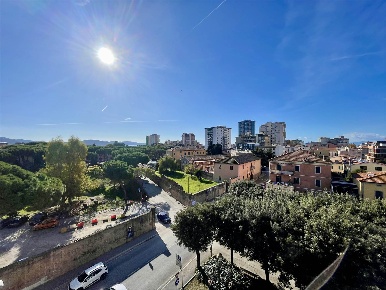 Foto Appartamento in Via Roma 129, Follonica Centro di 110 m² con 5 locali