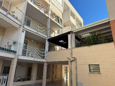 Foto Appartamento a Noicattaro Centro di 137 m² con 5 locali in vendita