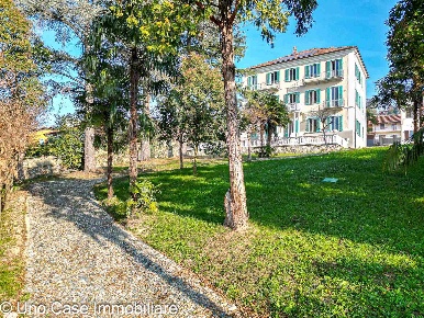 Foto Villa unifamiliare in Via Umberto 157, Viverone Centro di 600 m²