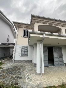 Foto Case semi ndipendenti a Guastalla Crostolo Pareto Ponticelli di 180 m²