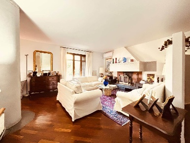 Foto Appartamento a Prato Castellina di 130 m² con 6 locali in vendita