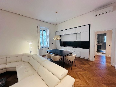 Foto Appartamento a Salerno Centro di 120 m² con 3 locali in affitto