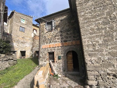 Foto Case semi ndipendenti a Montefiascone Centro di 90 m² con 3 locali