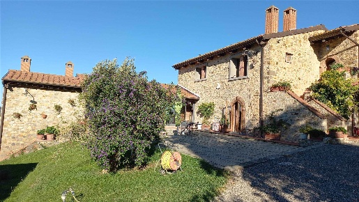 Foto Rustico a Scansano Pancole di 883 m² con 18 locali in vendita