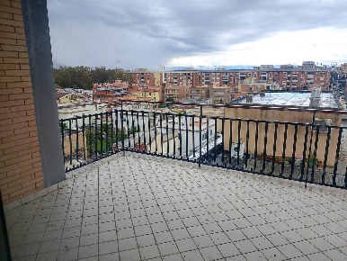 Foto Appartamento a Latina Piccarello di 90 m² con 5 locali in vendita