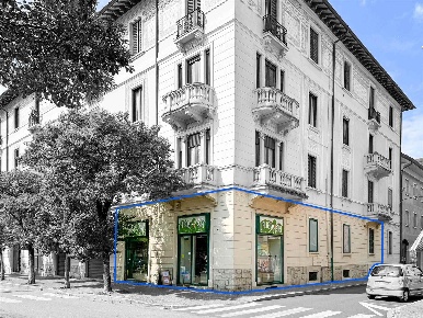 Foto Negozio in viale garibaldi 51, Laveno-Mombello Laveno di 110 m²