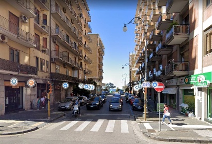 Foto Negozio in Via Clemente Mauro 32, Salerno Centro di 35 m² in vendita
