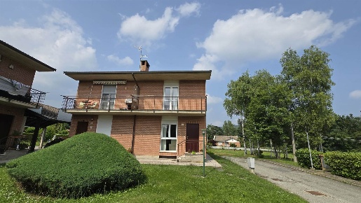 Foto Villa a schiera in via piave  35, Tollegno di 100 m² con 5 locali