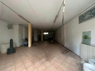 Foto Attività commerciale a Cecina Cecina Centro di 88 m² con 1 locali