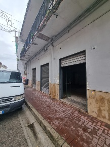 Foto Negozio in Via Francesco Russo 1, Afragola con 2 locali in affitto