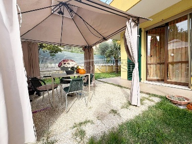 Foto Appartamento a Monte Porzio di 80 m² con 3 locali in vendita
