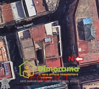 Foto Appartamento in Via Duca di S. Donato, Napoli Mercato di 87 m²