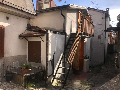 Foto Appartamento in via Del Castello, Rionero Sannitico Centro di 110 m²