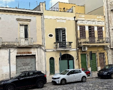 Foto Casa indipendente in Via Ferrante Fornari 52-54, Brindisi di 246 m²