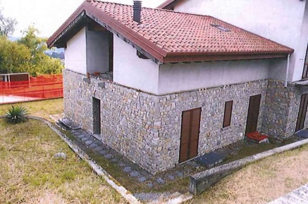 Foto Appartamento in Viale Papa Giovanni, Caprino Bergamasco Caprino