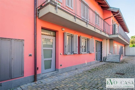 Foto Appartamento in Via Varese 5, Vanzaghello di 80 m² con 3 locali