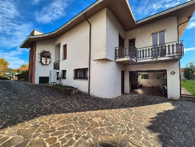 Foto Villa unifamiliare in Via xx settembre, Cirimido di 430 m² in vendita