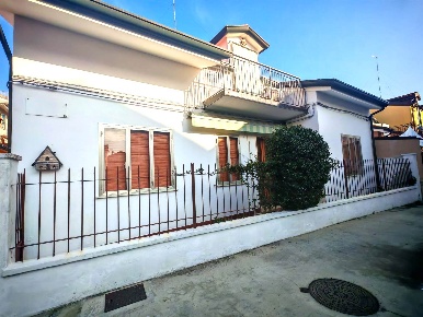 Foto Casa indipendente a Chioggia Sottomarina di 140 m² con 6 locali