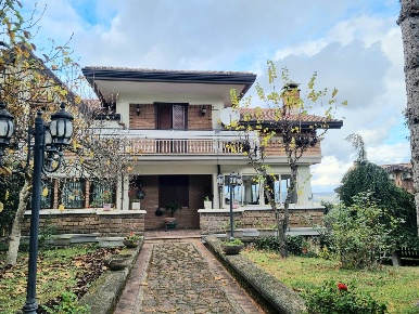 Foto Villa bifamiliare in Contrada Chiaire 23, Avellino di 145 m²