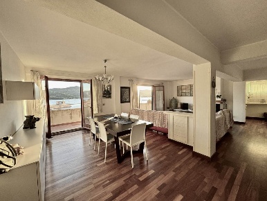 Foto Appartamento a Portoferraio Centro di 110 m² con 5 locali in vendita