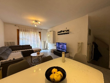 Foto Appartamento a Ora Centro di 147 m² con 7 locali in vendita