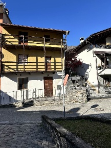Foto Rustico in Via Gasperoni 78, Gordona Centro di 194 m² con 7 locali