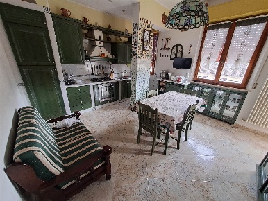 Foto Appartamento a Maiolati Spontini Moie di 100 m² con 6 locali