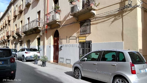 Foto Appartamento in Via Corollai, Trapani Centro di 80 m² con 4 locali