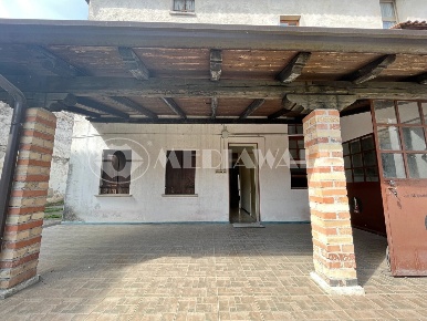 Foto Casa indipendente a Fiume Veneto Centro di 310 m² con 12 locali