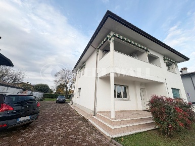 Foto Casa indipendente in Via Redipuglia 24, San Vito al Tagliamento Centro