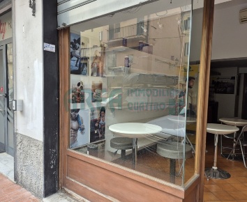 Foto Locale commerciale in Via Palestro 27, Imperia Oneglia di 40 m²