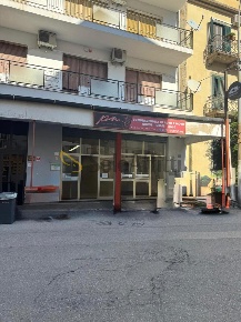 Foto Locale commerciale in Viale Pio XI, Reggio di Calabria di 150 m²