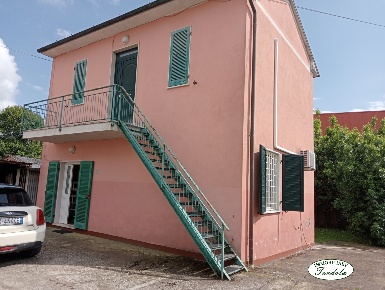 Foto Casa indipendente a Castelnuovo Magra Colombiera Molicciara di 100 m²
