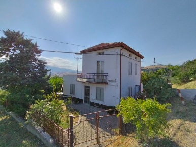 Foto Villa unifamiliare in via pietragrossa, Castel Frentano di 364 m²