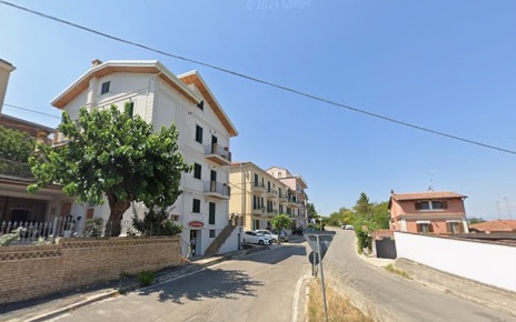 Foto Locale commerciale in via dei peligni, Chieti Chieti Città di 52 m²