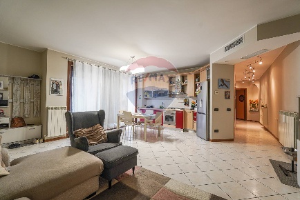 Foto Appartamento in Via Ceresoli, Capriate San Gervasio Centro di 101 m²