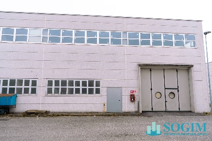Foto Capannone industriale in via Erba, Melzo di 2568 m² in affitto