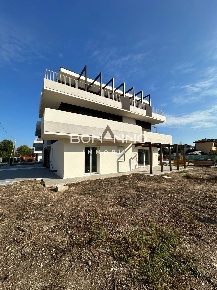 Foto Appartamento in Via Piave, Castelfranco Veneto di 207 m² con 4 locali