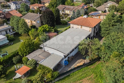 Foto Capannone industriale in cornate d'adda, Cornate d'Adda Centro