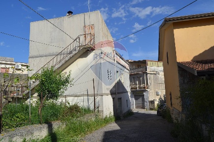 Foto Casa indipendente in C.da San Giacomo, Ragusa di 100 m² con 7 locali